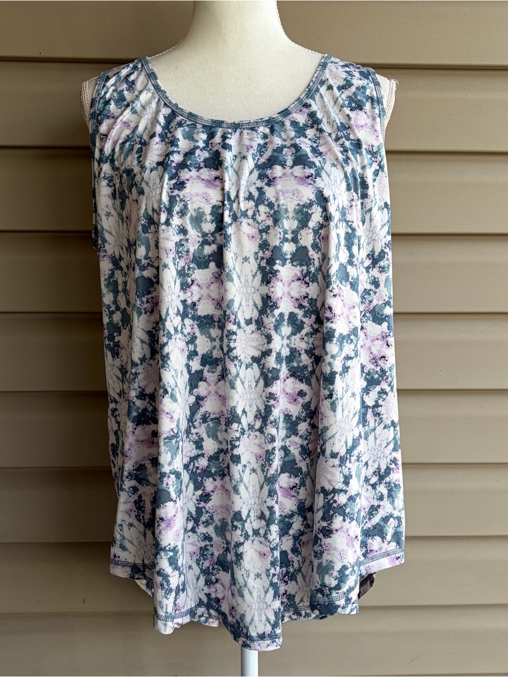•Livi• Active Printed Sleeveless Performance Tank – Size 22/24